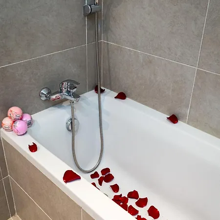 Aurora Estate Elegance