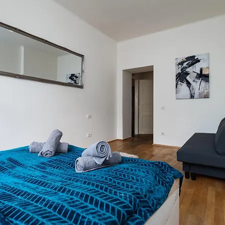 Aurora Estate Elegance Apartman